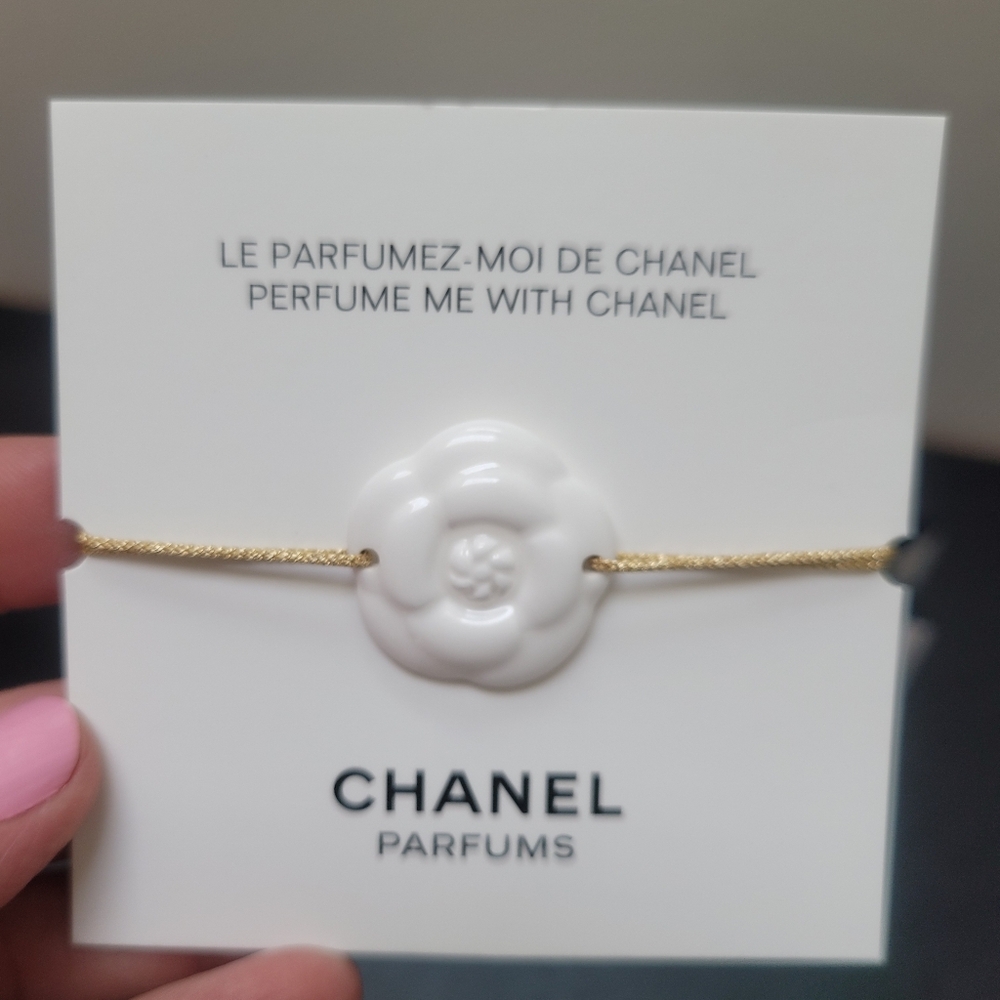 Chanel White Camellia Aroma Bracelet - Picture 3 of 4